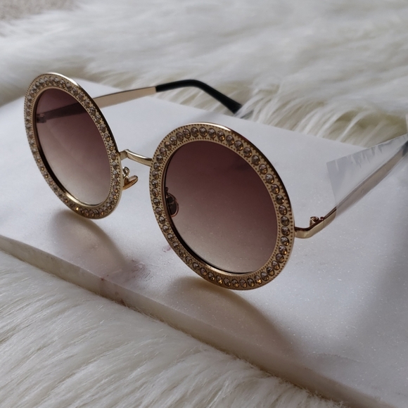 Royal Round Sunglasses with Swarovski Crystals - Picture 6 of 8